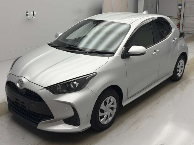 TOYOTA YARIS — фото