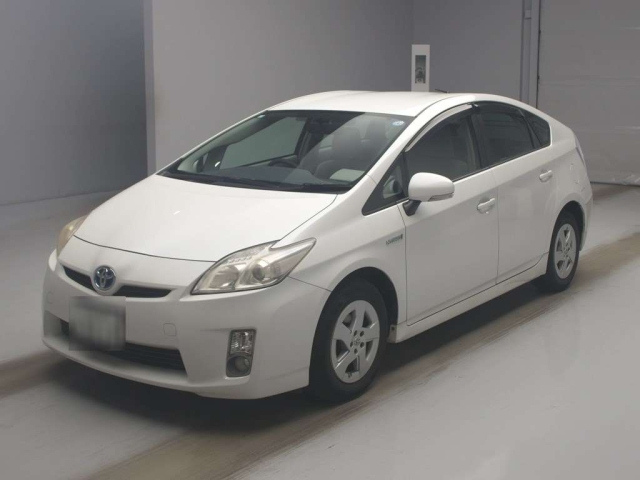 TOYOTA PRIUS — фото