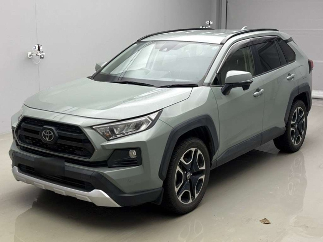 TOYOTA RAV4 — фото