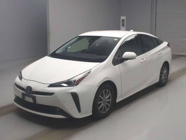 TOYOTA PRIUS — фото