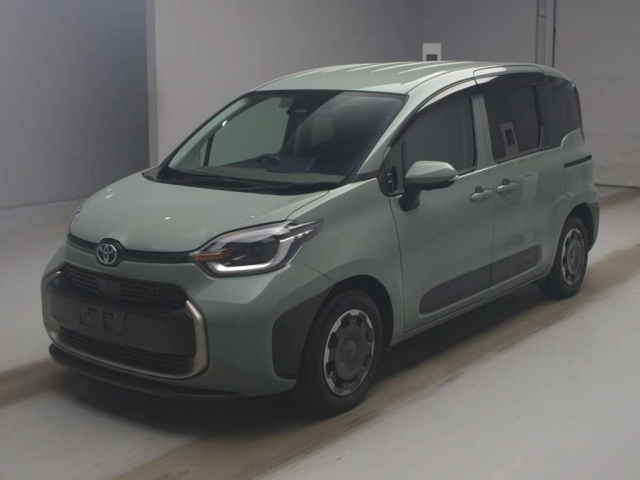 TOYOTA SIENTA — фото