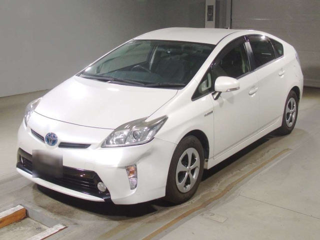 TOYOTA PRIUS — фото