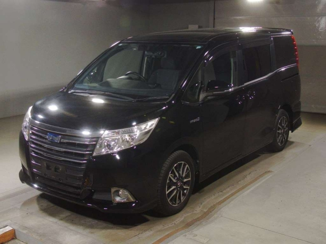 TOYOTA NOAH — фото