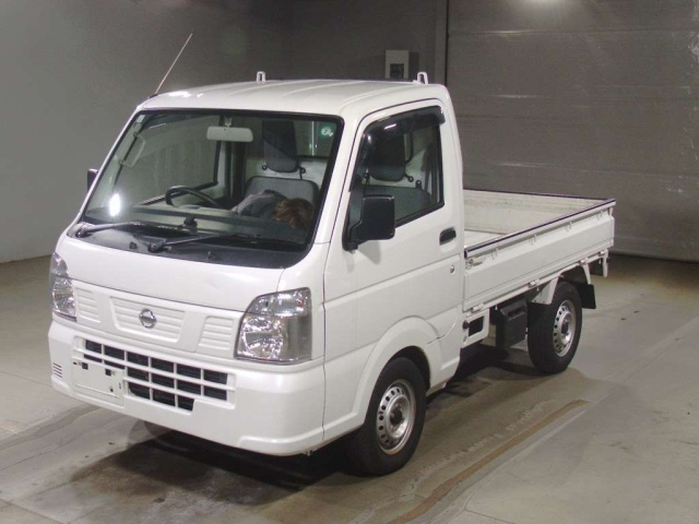 NISSAN CLIPPER — фото