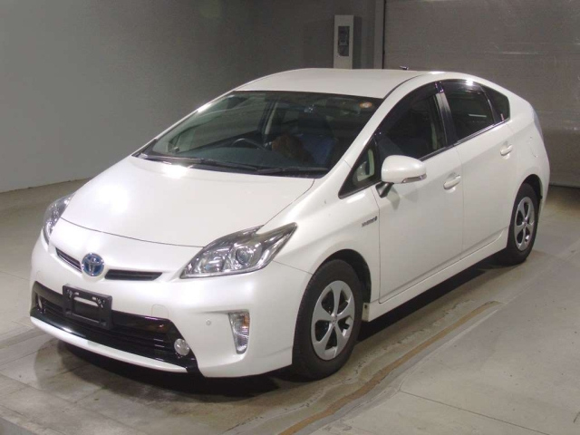 TOYOTA PRIUS — фото