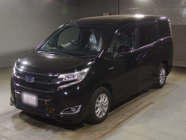 TOYOTA NOAH — фото