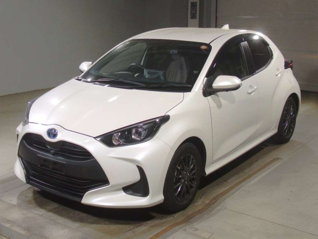 TOYOTA YARIS — фото