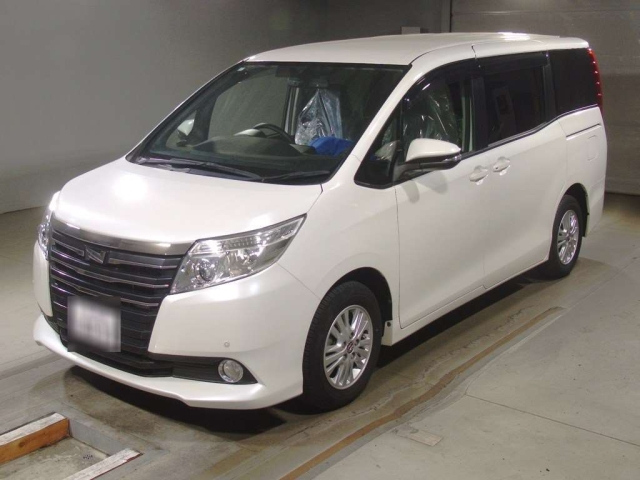 TOYOTA NOAH — фото