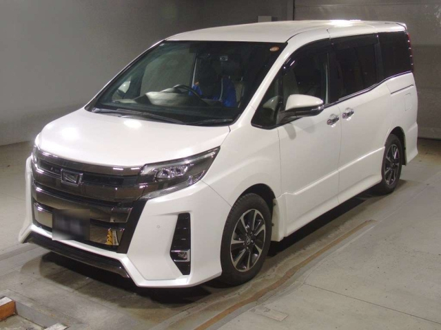 TOYOTA NOAH — фото