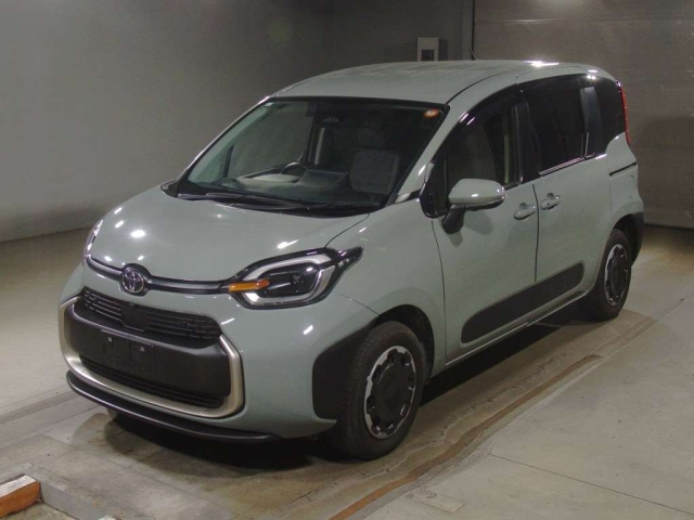 TOYOTA SIENTA — фото
