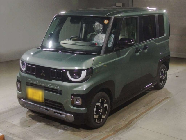 MITSUBISHI DELICA — фото