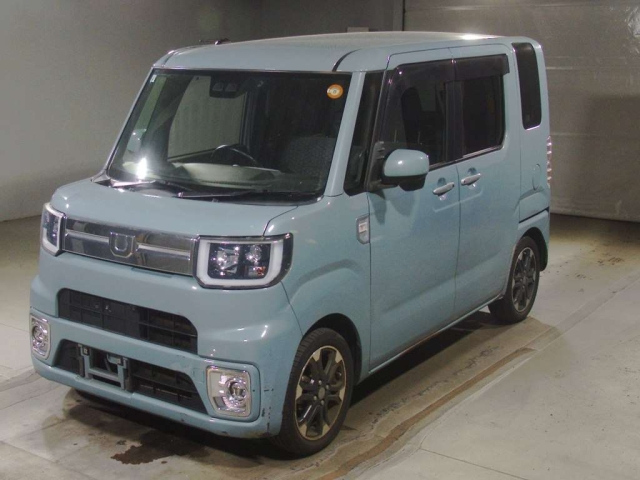 DAIHATSU WAKE — фото