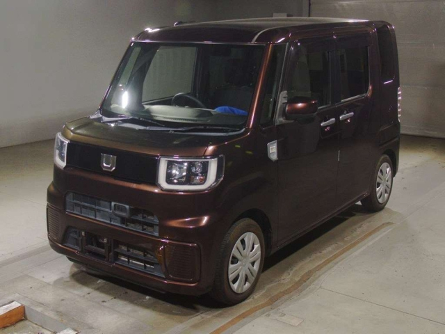 DAIHATSU WAKE — фото