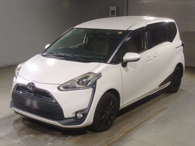 TOYOTA SIENTA — фото