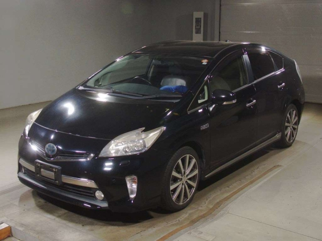 TOYOTA PRIUS — фото