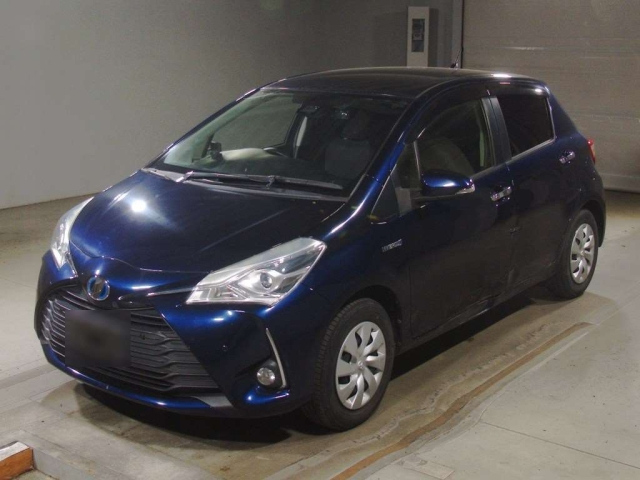 TOYOTA VITZ — фото