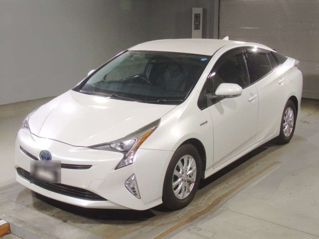TOYOTA PRIUS — фото