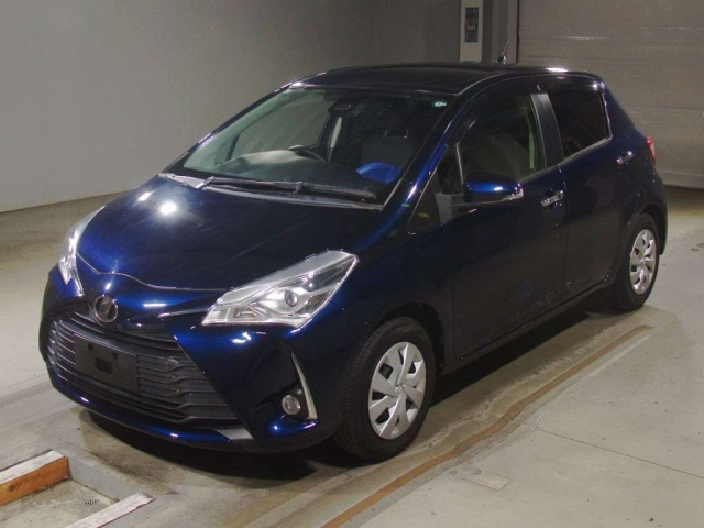 TOYOTA VITZ — фото