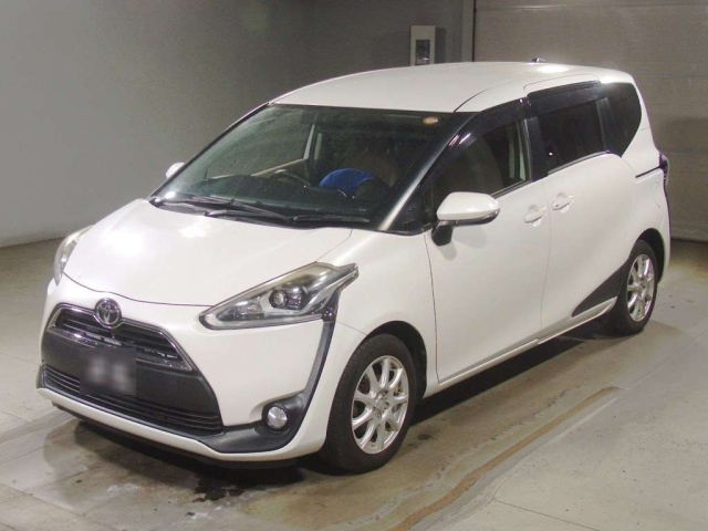TOYOTA SIENTA — фото