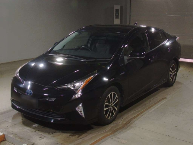 TOYOTA PRIUS — фото