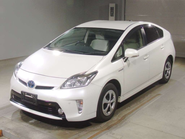 TOYOTA PRIUS — фото