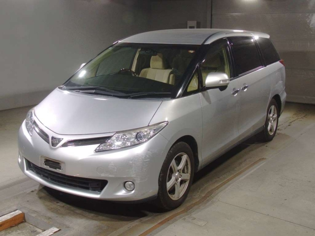 TOYOTA ESTIMA — фото