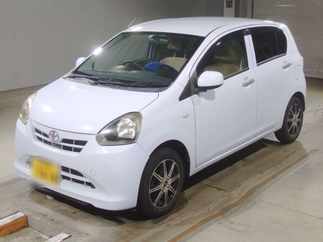 TOYOTA PIXIS — фото