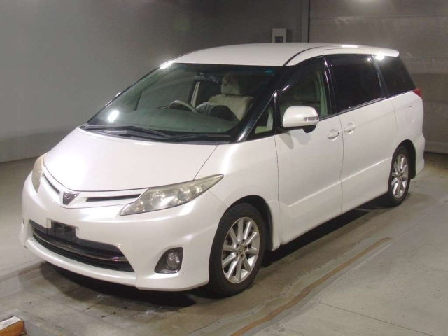 TOYOTA ESTIMA — фото