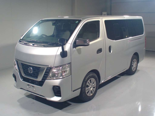 NISSAN CARAVAN — фото
