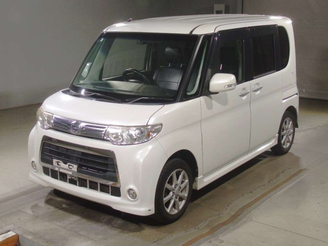 DAIHATSU TANTO — фото