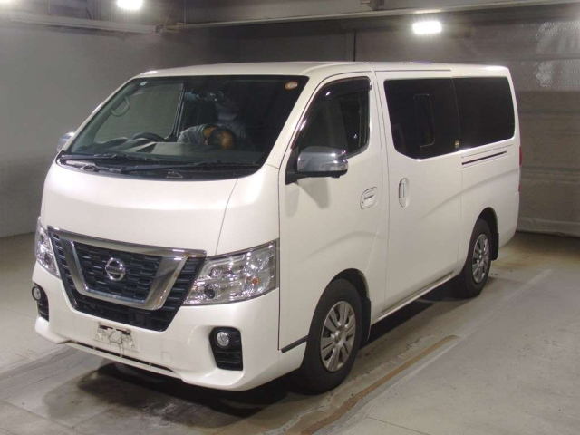 NISSAN CARAVAN — фото
