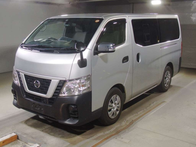 NISSAN CARAVAN — фото