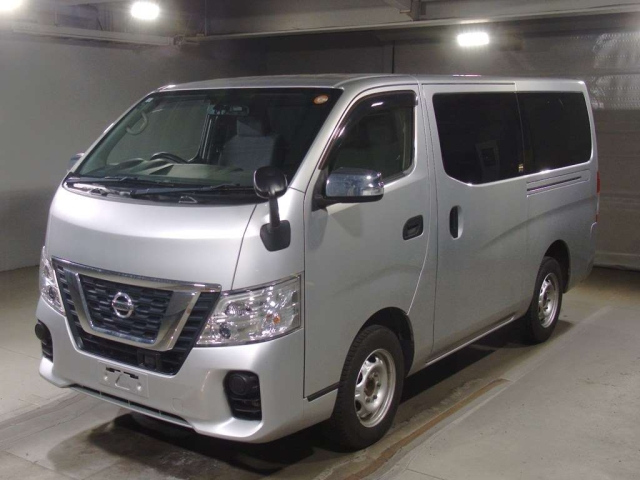 NISSAN CARAVAN — фото