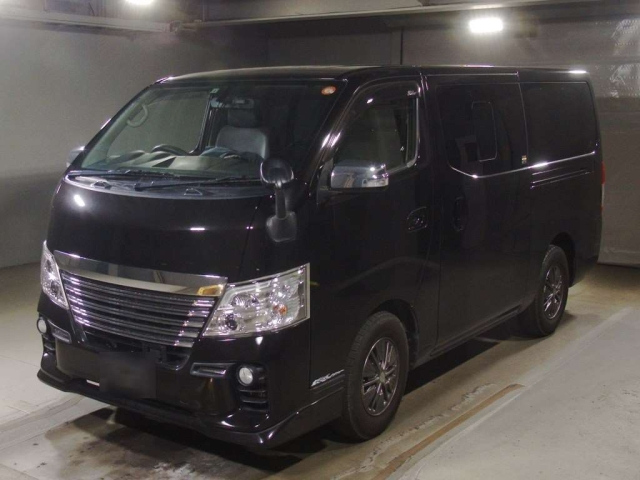 NISSAN CARAVAN — фото