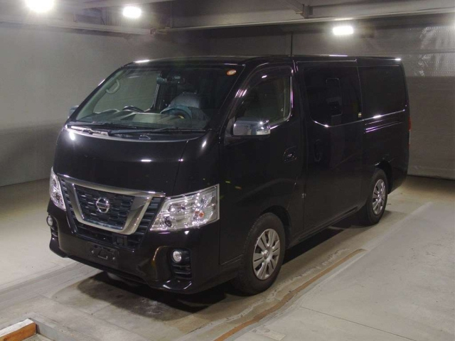 NISSAN CARAVAN — фото