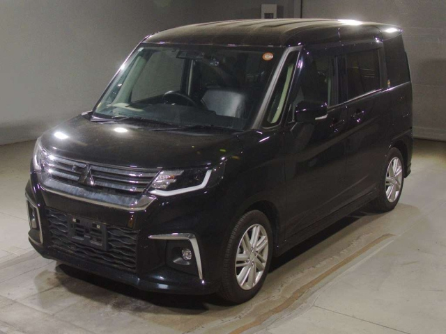 MITSUBISHI DELICA — фото