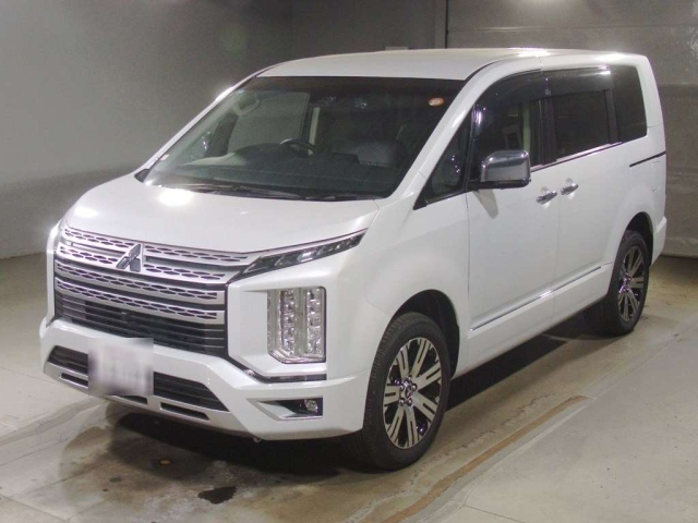 MITSUBISHI DELICA — фото