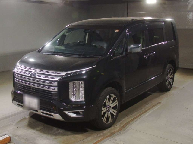MITSUBISHI DELICA — фото