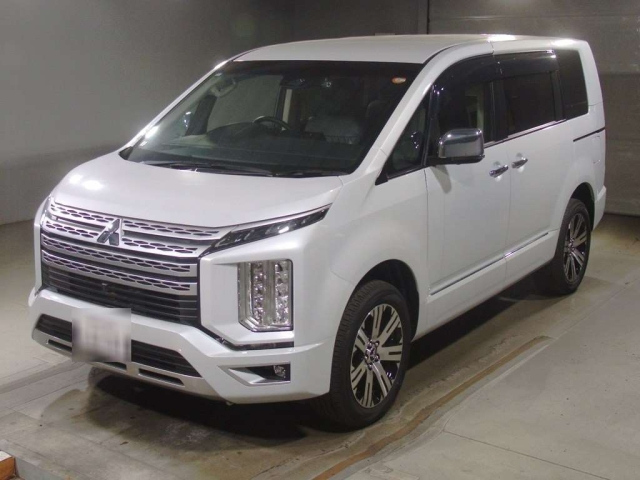 MITSUBISHI DELICA — фото