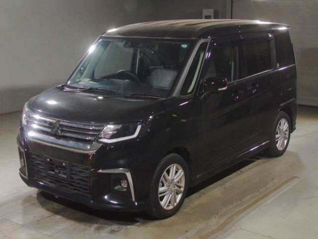 MITSUBISHI DELICA — фото