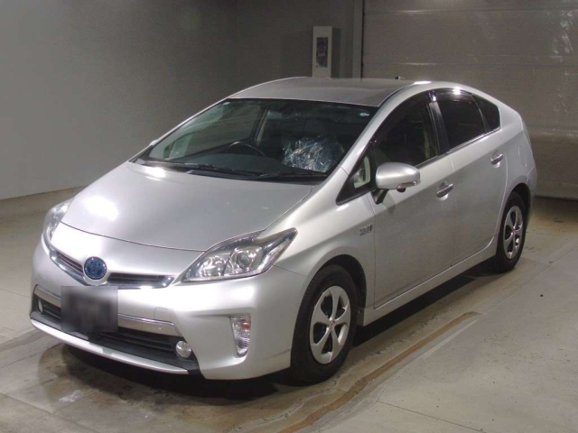 TOYOTA PRIUS — фото