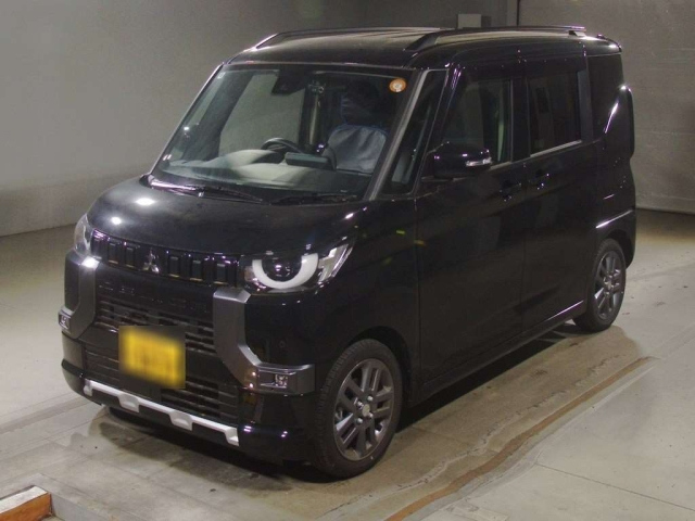 MITSUBISHI DELICA — фото