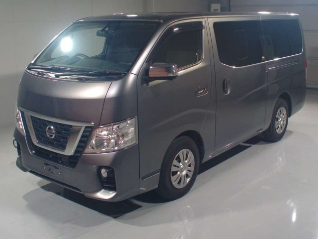 NISSAN CARAVAN — фото
