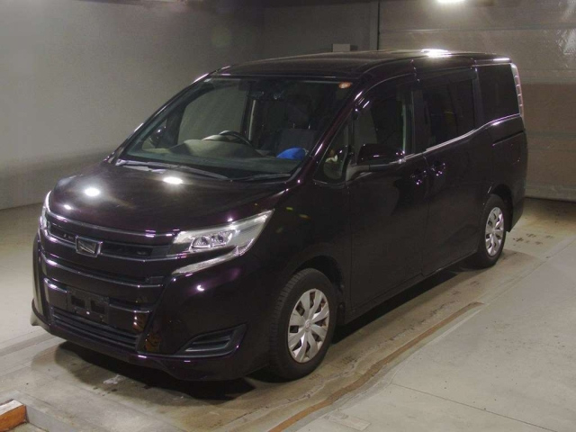 TOYOTA NOAH — фото