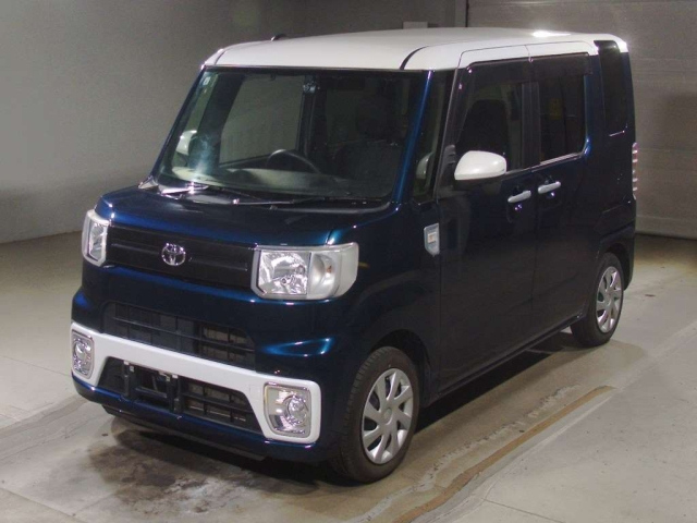 TOYOTA PIXIS — фото