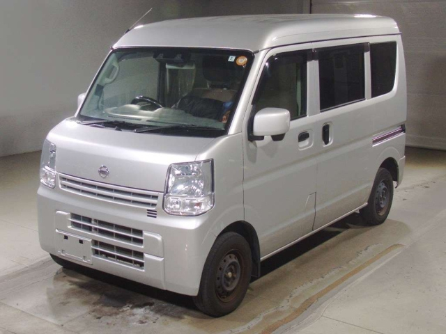 NISSAN CLIPPER — фото