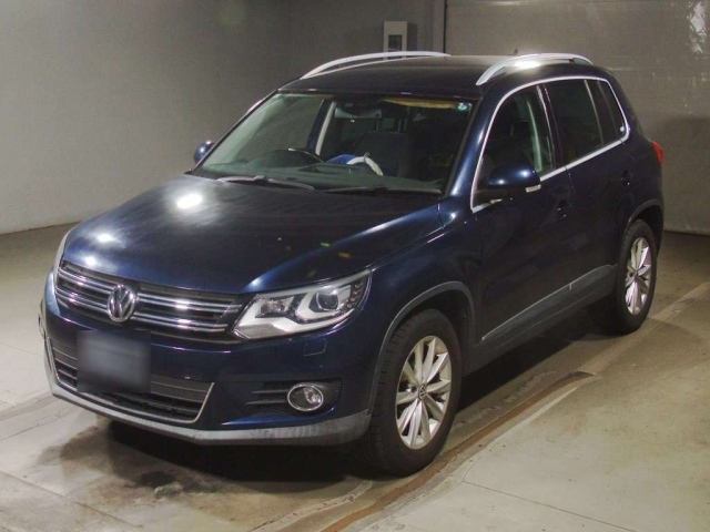 VOLKSWAGEN TIGUAN — фото