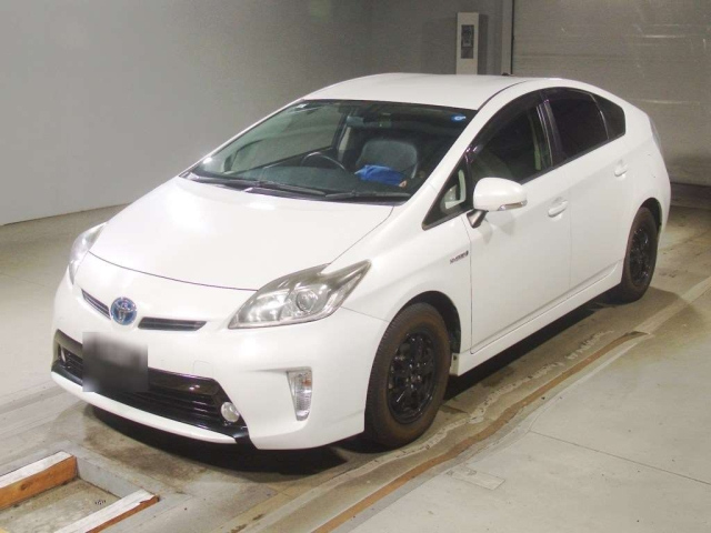 TOYOTA PRIUS — фото
