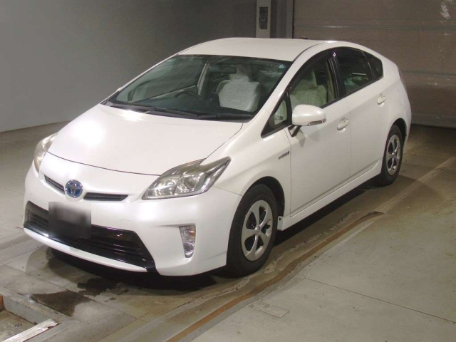 TOYOTA PRIUS — фото
