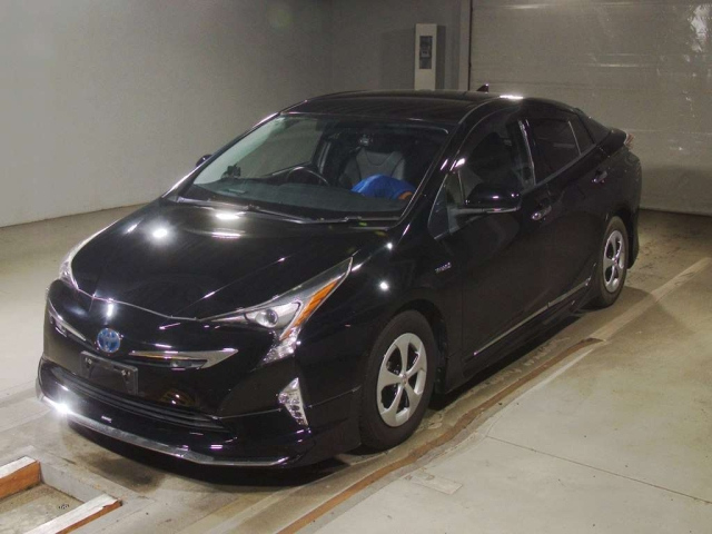 TOYOTA PRIUS — фото